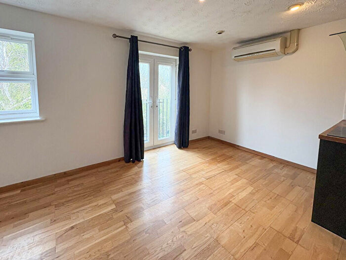 1 Bedroom Flat To Rent In Lee Close, Stanstead Abbotts, Ware, SG12
