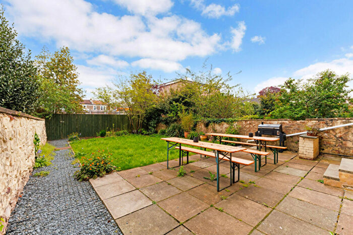 5 Bedroom Semi-Detached House For Sale In Hampton Park, Bristol, BS6