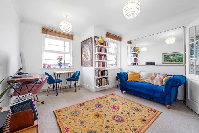 1 Bedroom Flat For Sale In Ashby Mews, SW2