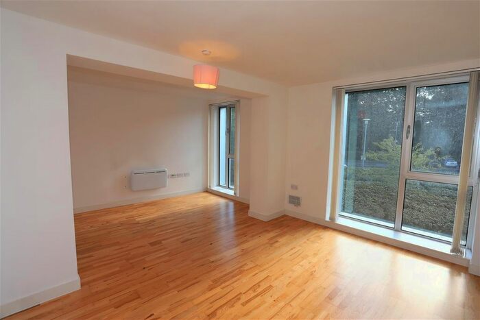 1 Bedroom Flat For Sale In Dalton Street, Manchester, M40