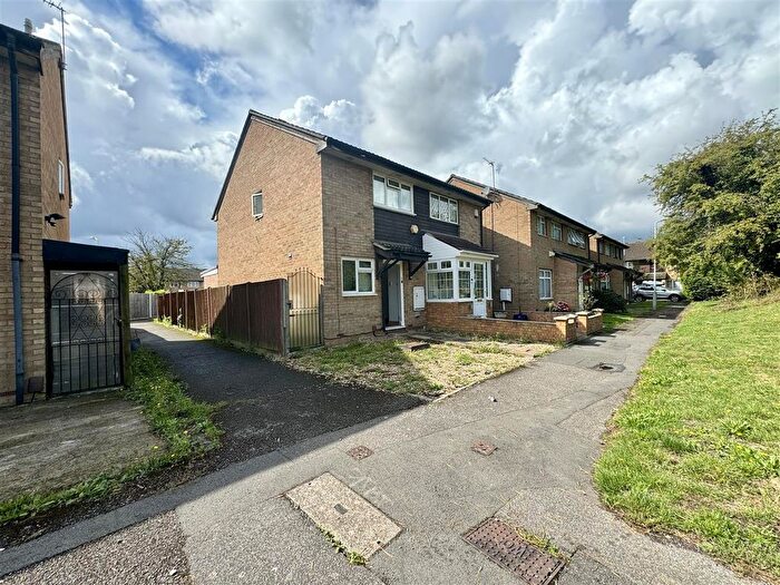 2 Bedroom Semi Detached House To Rent In Lapponum Walk, Hayes, UB4