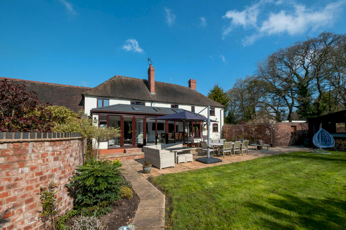 5 Bedroom Semi-Detached House For Sale In Icknield Street, Redditch, B98