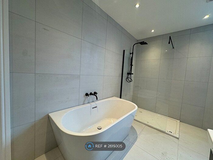 2 Bedroom Flat To Rent In Hall Gate, Doncaster, DN1