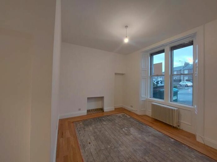 2 Bedroom Flat To Rent In Clepington Road, Dundee, DD3