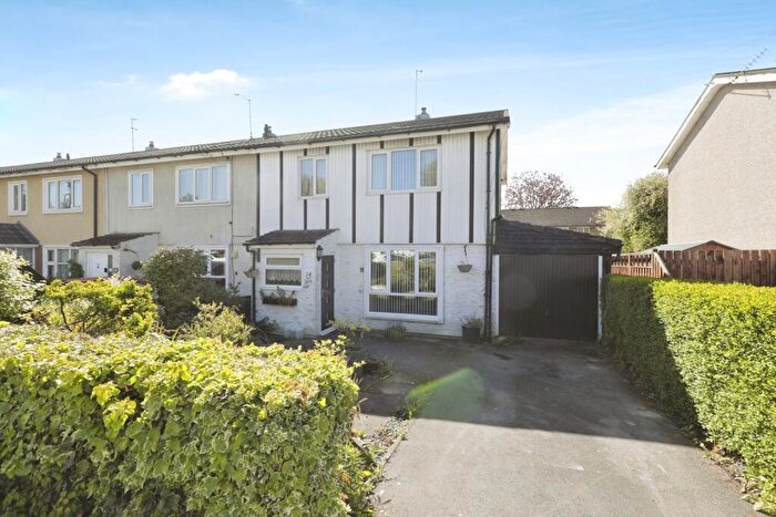 3 Bedroom End Of Terrace House For Sale In Cawthorn Avenue, Harrogate, North Yorkshire, HG2