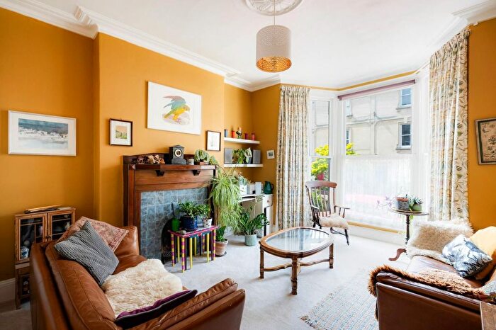 3 Bedroom Terraced House For Sale In Roslyn Road, Bristol, BS6