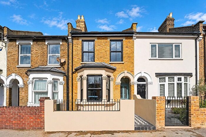 4 Bedroom Terraced House For Sale In Chestnut Avenue North, Walthamstow, London, E17