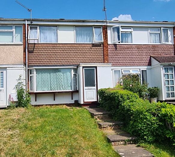 3 Bedroom Property To Rent In Benbow Close, Northants, NN11