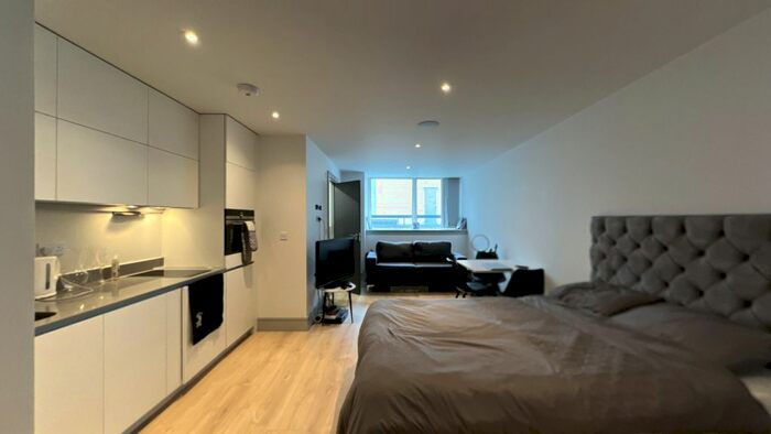 Studio To Rent In Market Square, Uxbridge, UB8