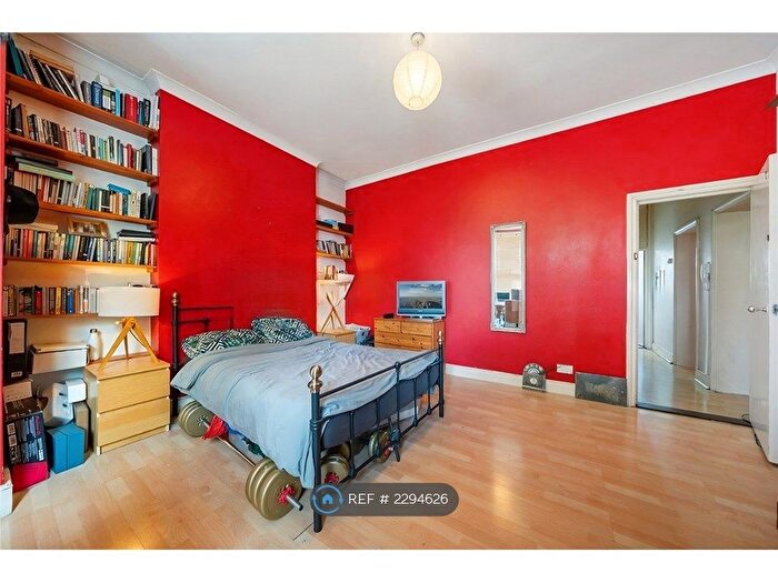 2 Bedroom Flat To Rent In Green Lanes, London, N4