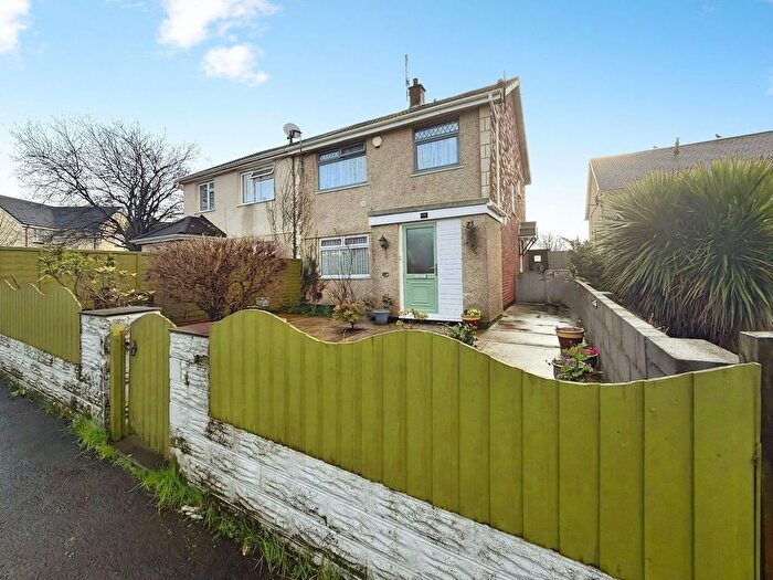 3 Bedroom Semi-Detached House For Sale In Heol Dulais, Birchgrove, Swansea, SA7