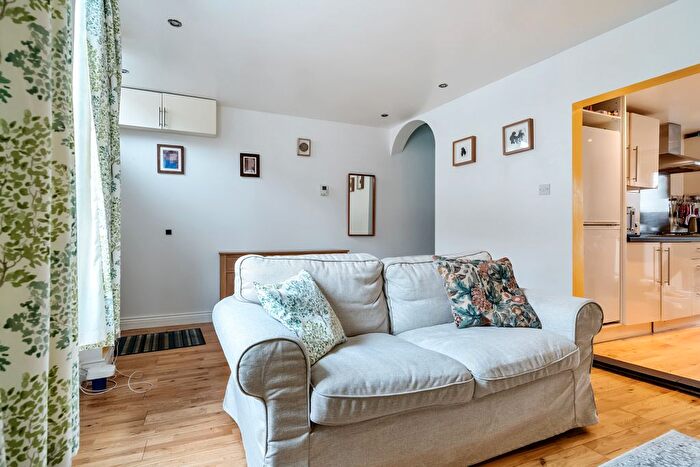3 Bedroom Terraced House For Sale In Westgate Street, Taunton, TA1