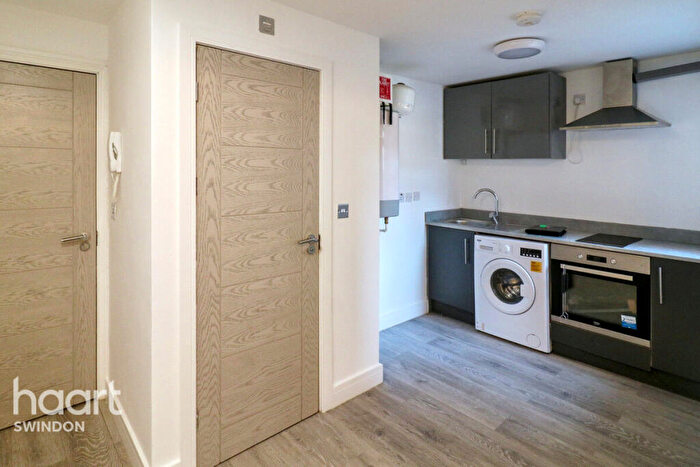 8 Bedroom Block Of Apartments For Sale In Milton Road, Swindon, SN1