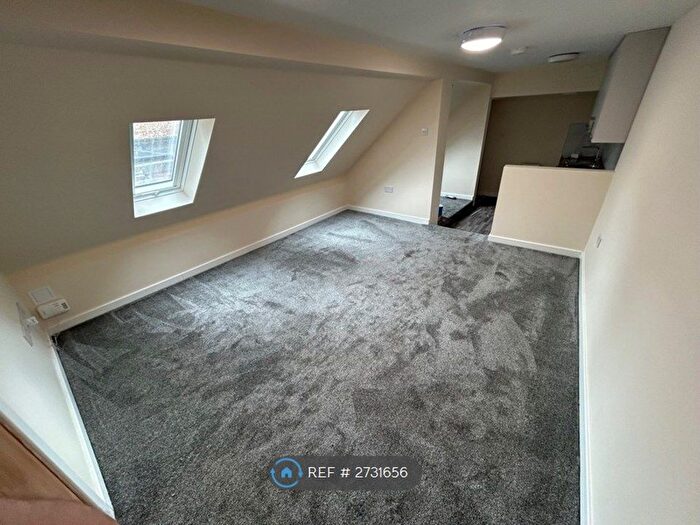 2 Bedroom Flat To Rent In High Street, Evesham, WR11