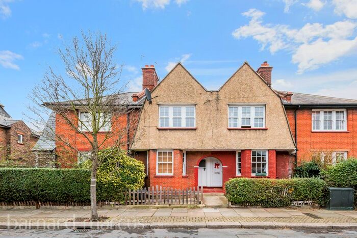 2 Bedroom Property To Rent In Cowick Road, London SW17