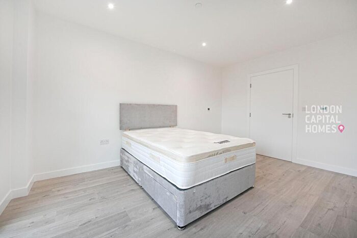 2 Bedroom Apartment To Rent In Darter House, Anax Street, London, N4