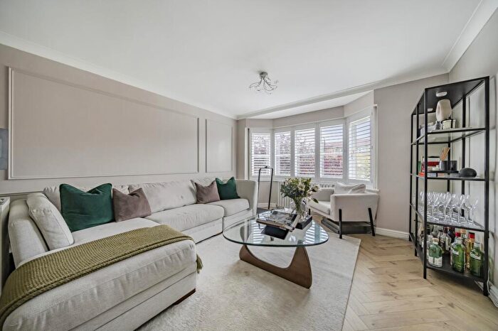 2 Bedroom Flat To Rent In Station Road Sidcup, DA15