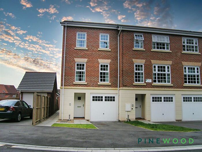 3 Bedroom Town House For Sale In Woodhouse Close, S80