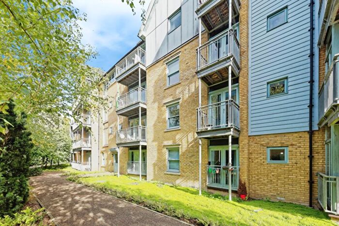 3 Bedroom Flat For Sale In Bingley Court, Canterbury, Kent, CT1