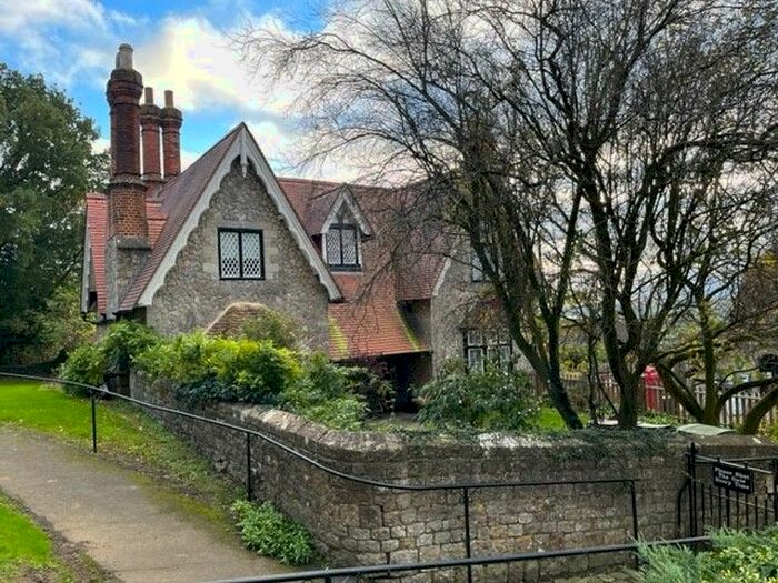 4 Bedroom Detached House To Rent In Linton Hill, Linton, Maidstone, ME17