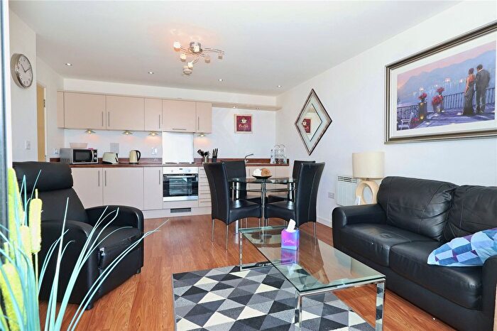1 Bedroom Flat To Rent In Guildford Road, Woking, Surrey, GU22
