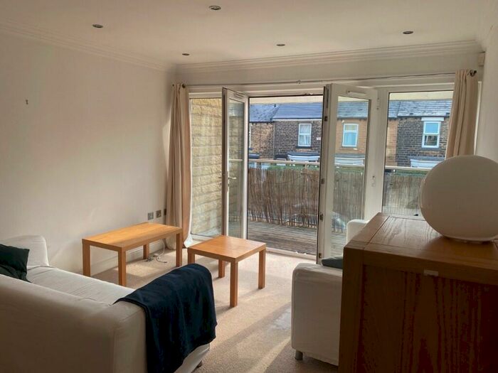 2 Bedroom Apartment To Rent In Northfield Court, Sheffield, S10