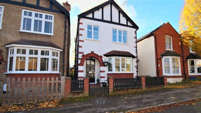 3 Bedroom Detached House To Rent In Meadow Road, Loughton, IG10