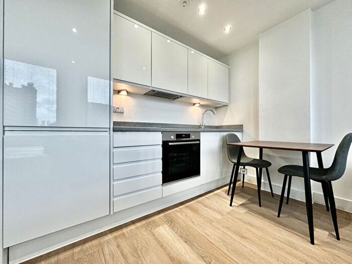 Apartment To Rent In Talbot Road, Manchester, M16