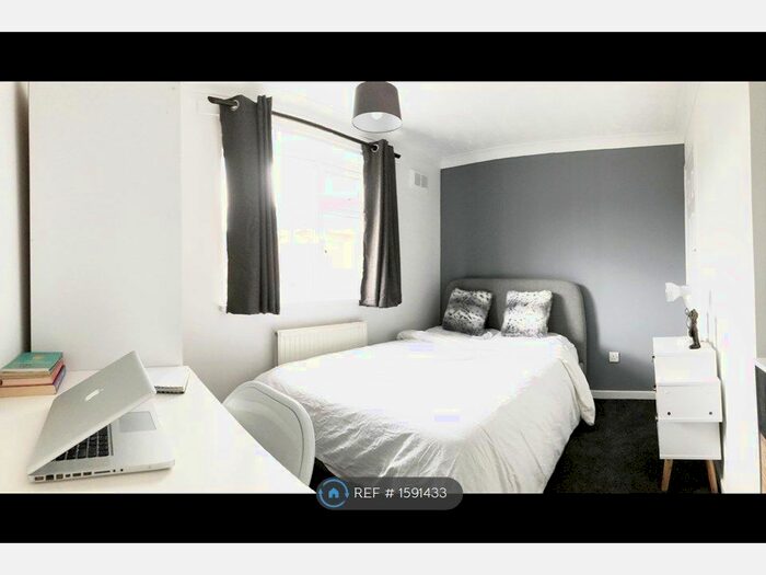 4 Bedroom Semi-Detached House To Rent In Ruskin Road, Norwich, NR4