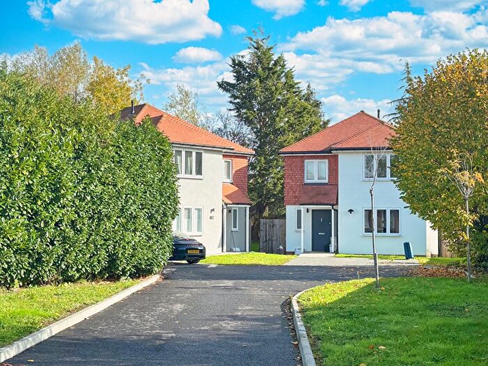 4 Bedroom Detached House To Rent In Horley, RH6