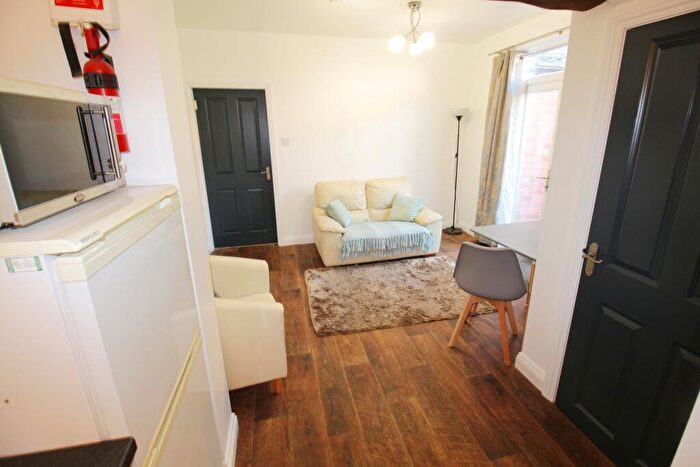 1 Bedroom Flat To Rent In Flat, The Avenue, Lincoln, Lincolnshire, LN1