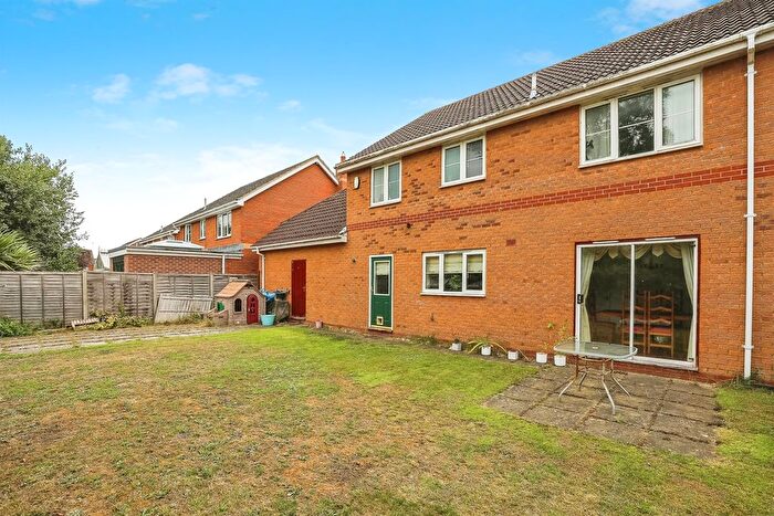 5 Bedroom Detached House For Sale In Stephenson Close, Yaxley, Peterborough, PE7