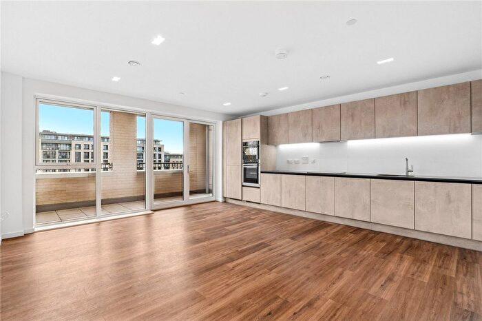 2 Bedroom Flat To Rent In Wheatstone Gardens, London, W10