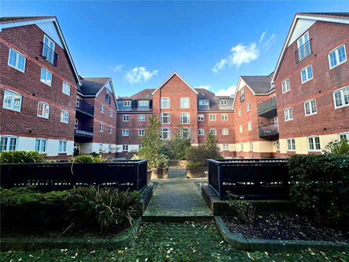 2 Bedroom Flat To Rent In London Road, Camberley, Surrey, GU15