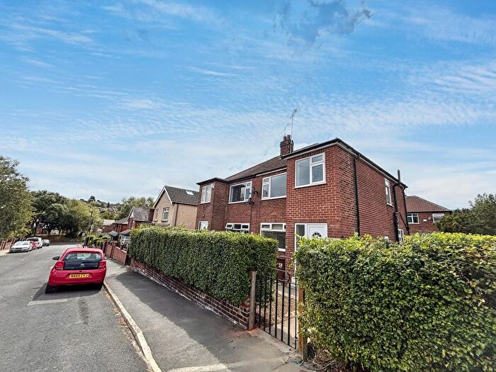 2 Bedroom Property To Rent In Kirkstall Mount, Leeds, West Yorkshire, LS5