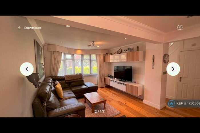 3 Bedroom Semi-Detached House To Rent In Walcot Avenue, Luton, LU2