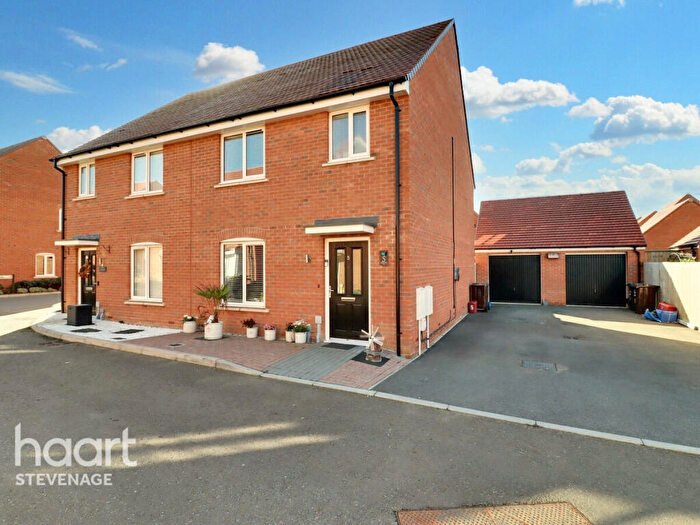 3 Bedroom Semi Detached House For Sale In Aberdovey Way, Stevenage, SG1