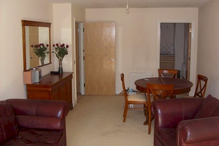 2 Bedroom Flat To Rent In Bournbrook Court, Bristol Road, B5
