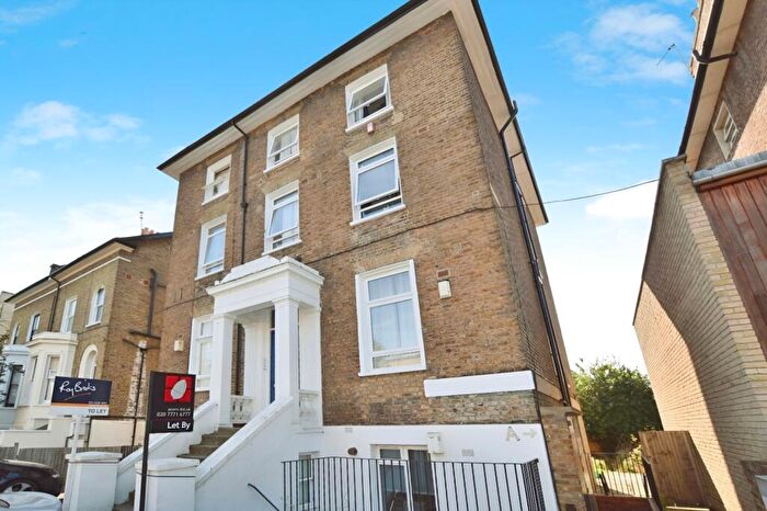 2 Bedroom Flat To Rent In Linden Grove Peckham, SE15