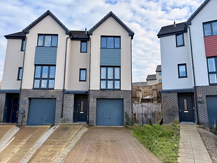 3 Bedroom Semi Detached House For Sale In Silver Hill Close, Plymouth, PL6