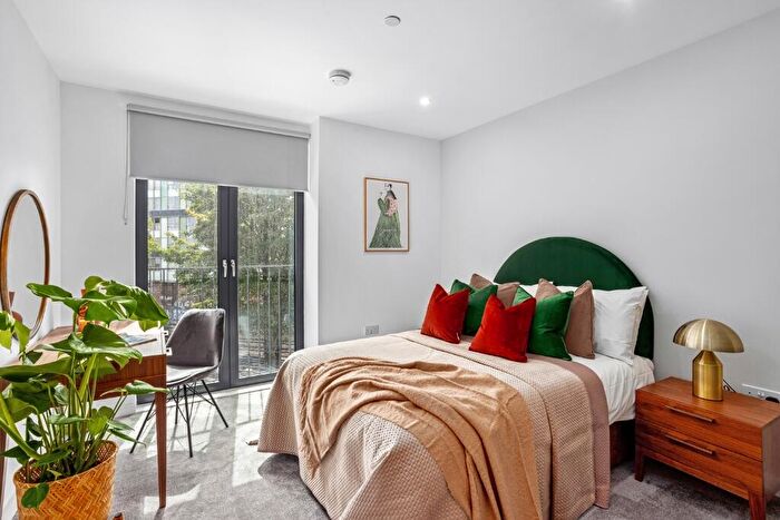 1 Bedroom Apartment To Rent In Plaistow Road, London, E13