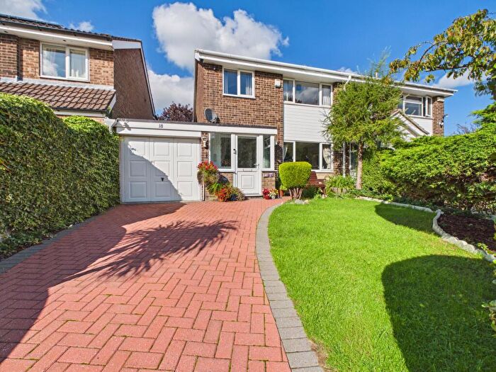 3 Bedroom Semi-Detached House For Sale In Farningham Close, Spondon, DE21