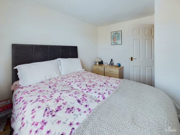 3 Bedroom Semi-Detached House For Sale In Whitfield Road, Scunthorpe, DN17