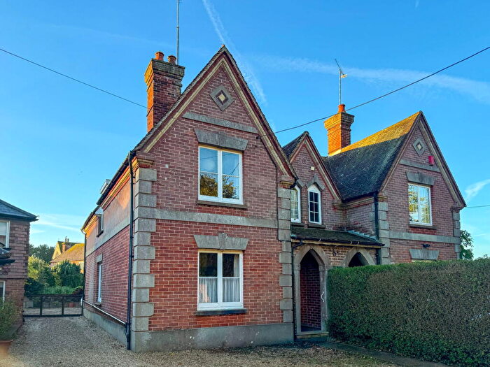 4 Bedroom Semi Detached House For Sale In Garden Cottages, Cheriton, SO24