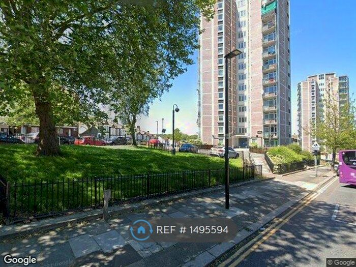 2 Bedroom Flat To Rent In Samuel Street, Woolwich London, SE18