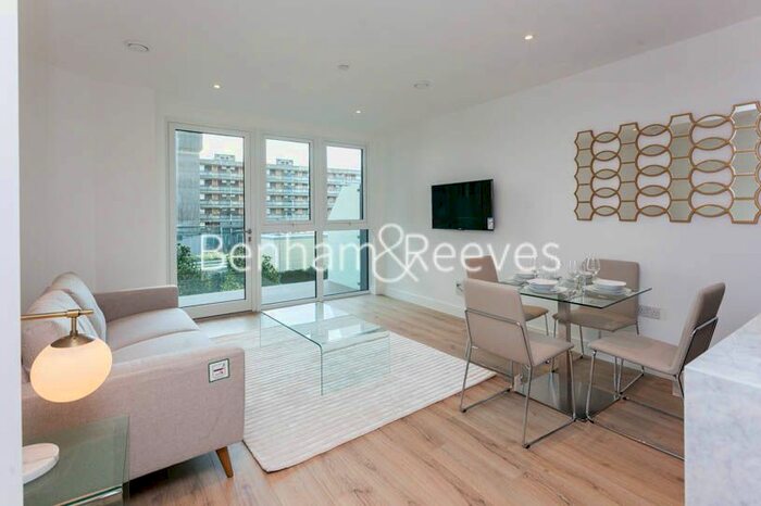 2 Bedroom Flat To Rent In Sovereign Court, Hammersmith, W6