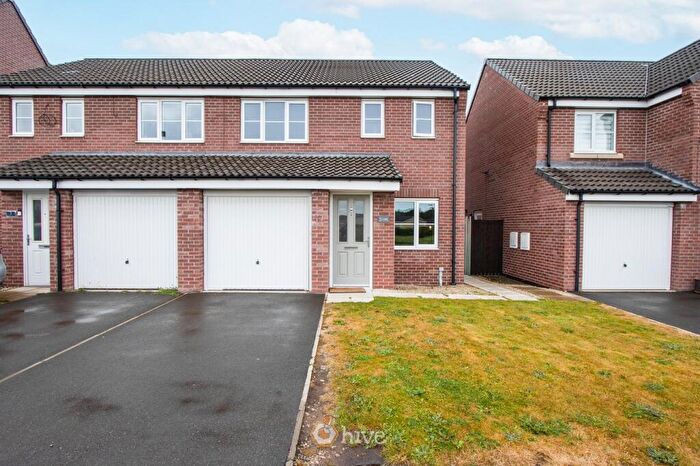 3 Bedroom Semi-Detached House For Sale In Avalon Gardens, Harworth, Doncaster, DN11