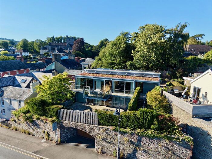 4 Bedroom Detached House For Sale In Mount Street, Brecon, LD3