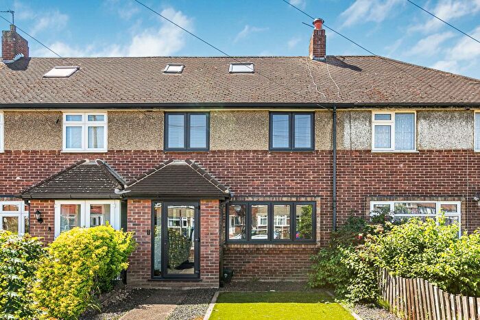 3 Bedroom Terraced House For Sale In Elgin Avenue, Ashford, Surrey, TW15