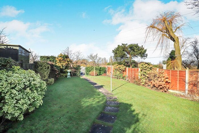 3 Bedroom Semi-Detached House For Sale In Waverley Crescent, Lanesfield, Wolverhampton, WV4